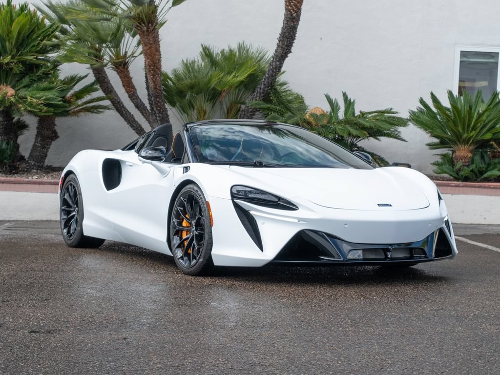 Used 2025 McLaren Artura Spider RWD image 29