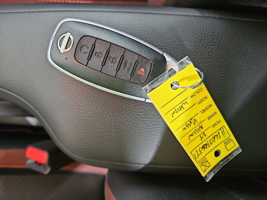 Used 2024 Nissan Versa SR w/ Trunk Package image 28