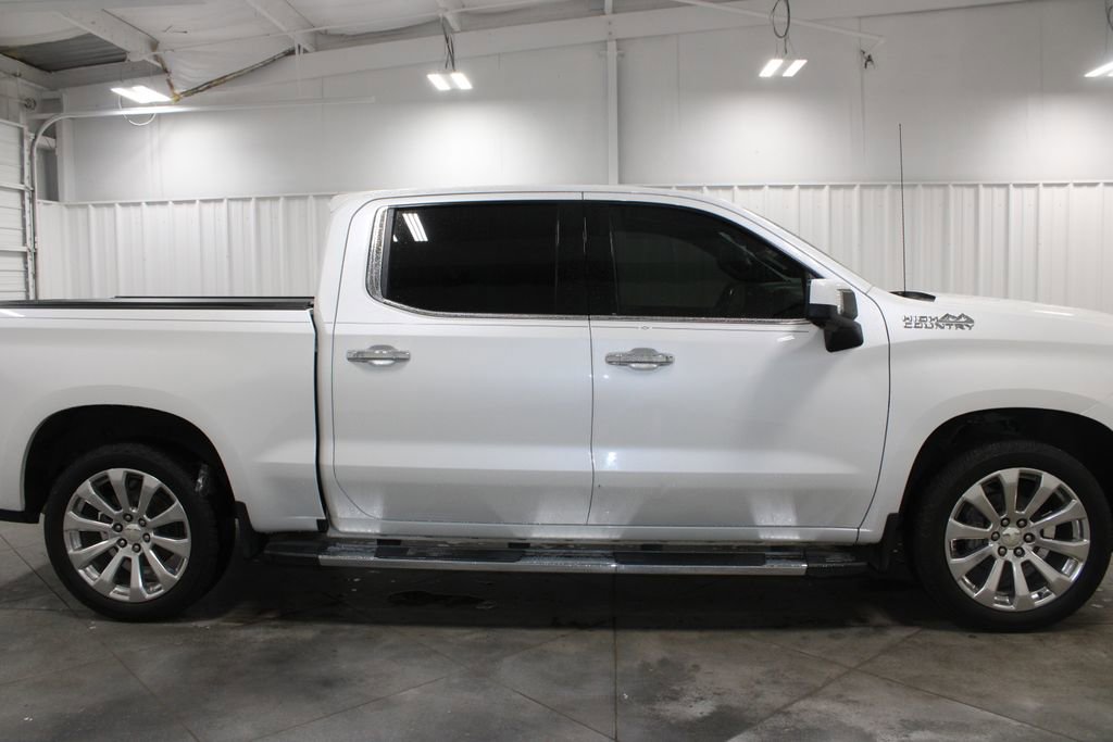 Used 2019 Chevrolet Silverado 1500 High Country w/ Technology Package AWD/4WD image 11