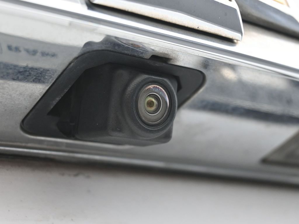 Used 2018 Chevrolet Traverse LT image 38