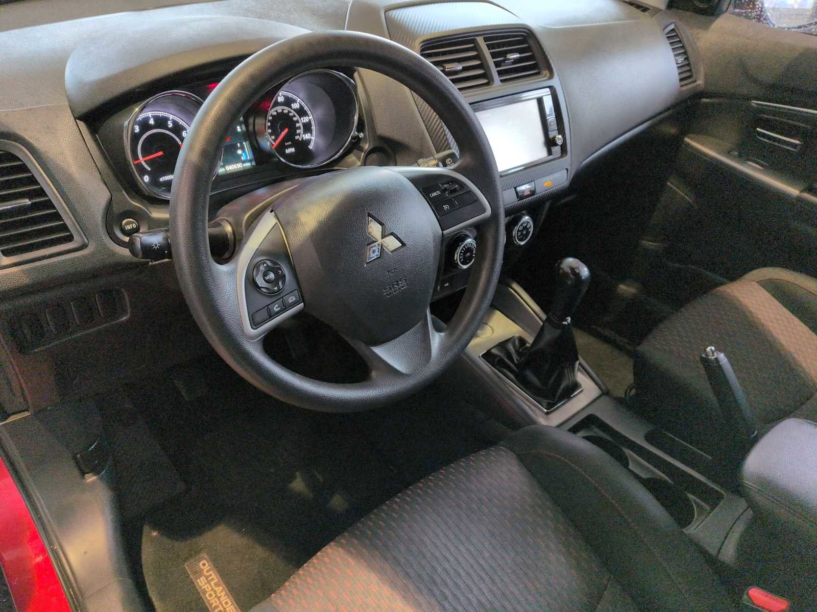 Used 2018 Mitsubishi Outlander Sport ES image 2