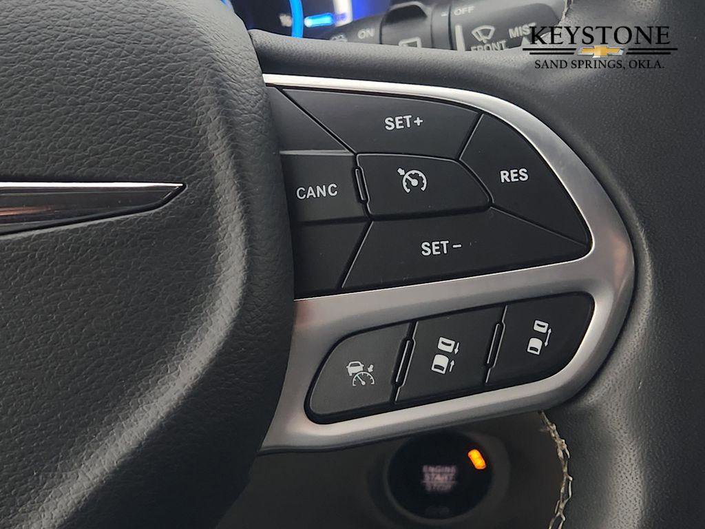 Used 2022 Chrysler Pacifica Touring-L image 29