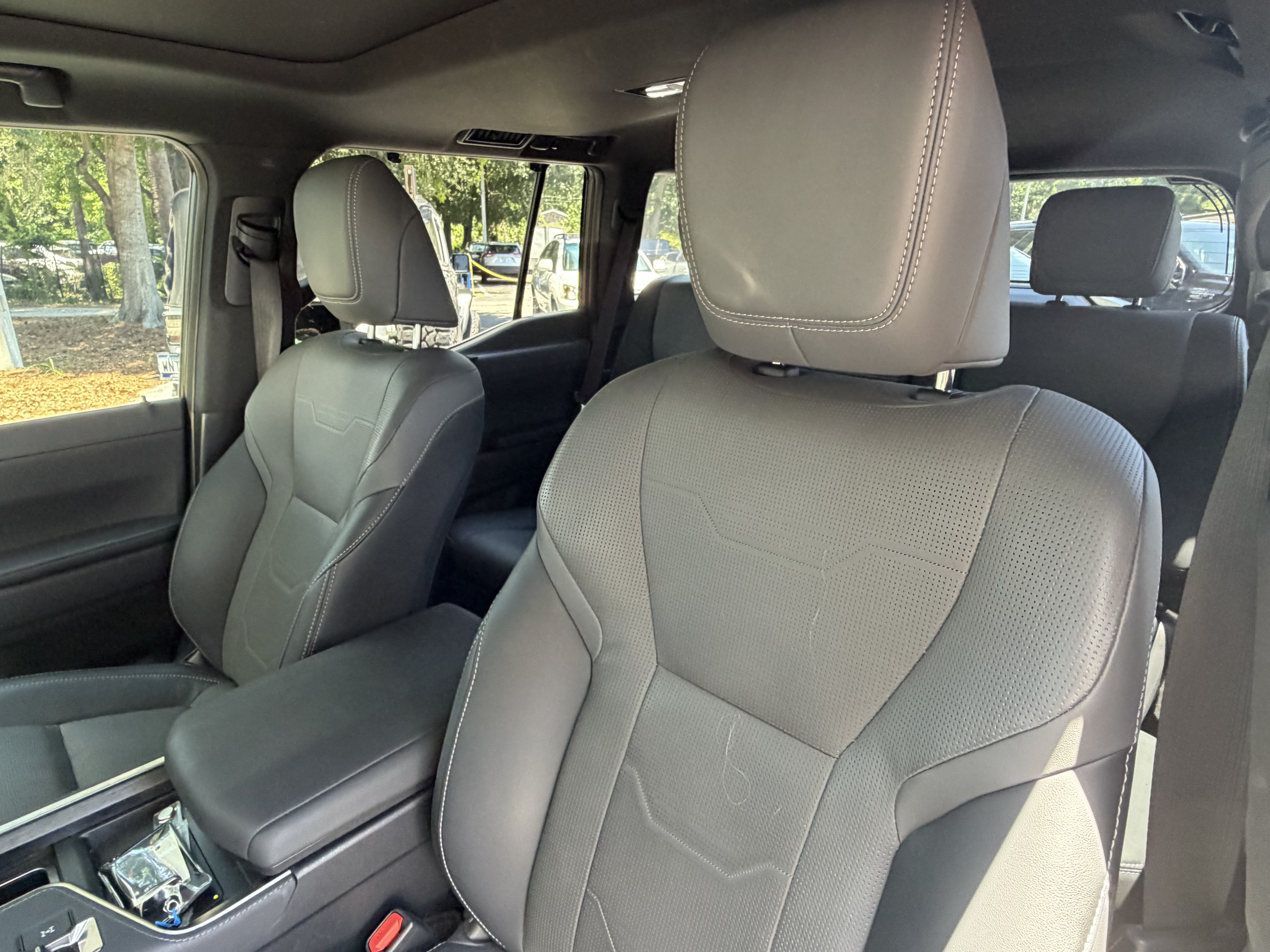 Used 2024 Lexus GX 550 w/ Accessory Package (Z1) AWD/4WD image 18