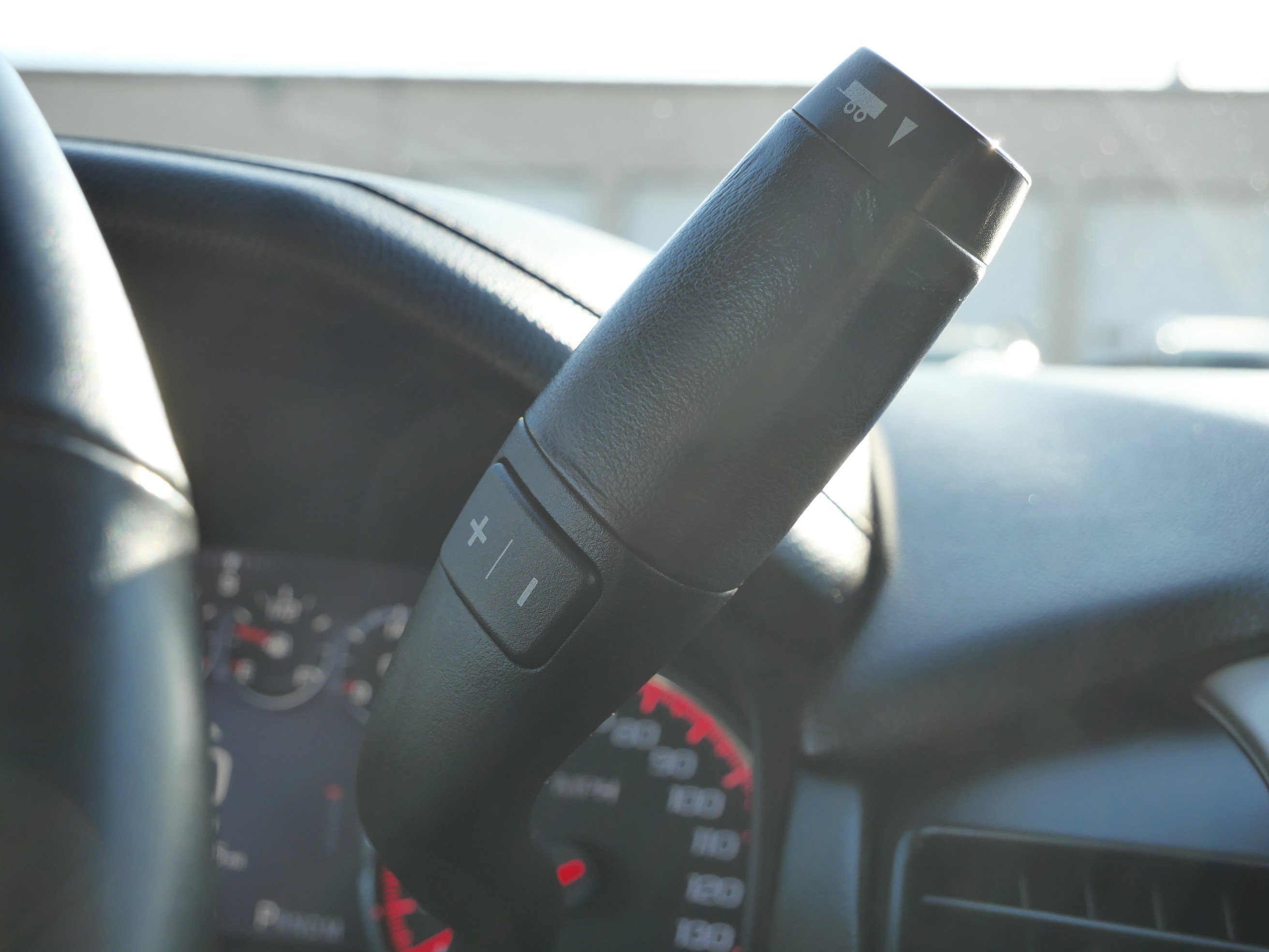 Used 2015 GMC Yukon XL Denali w/ Touring Package image 23