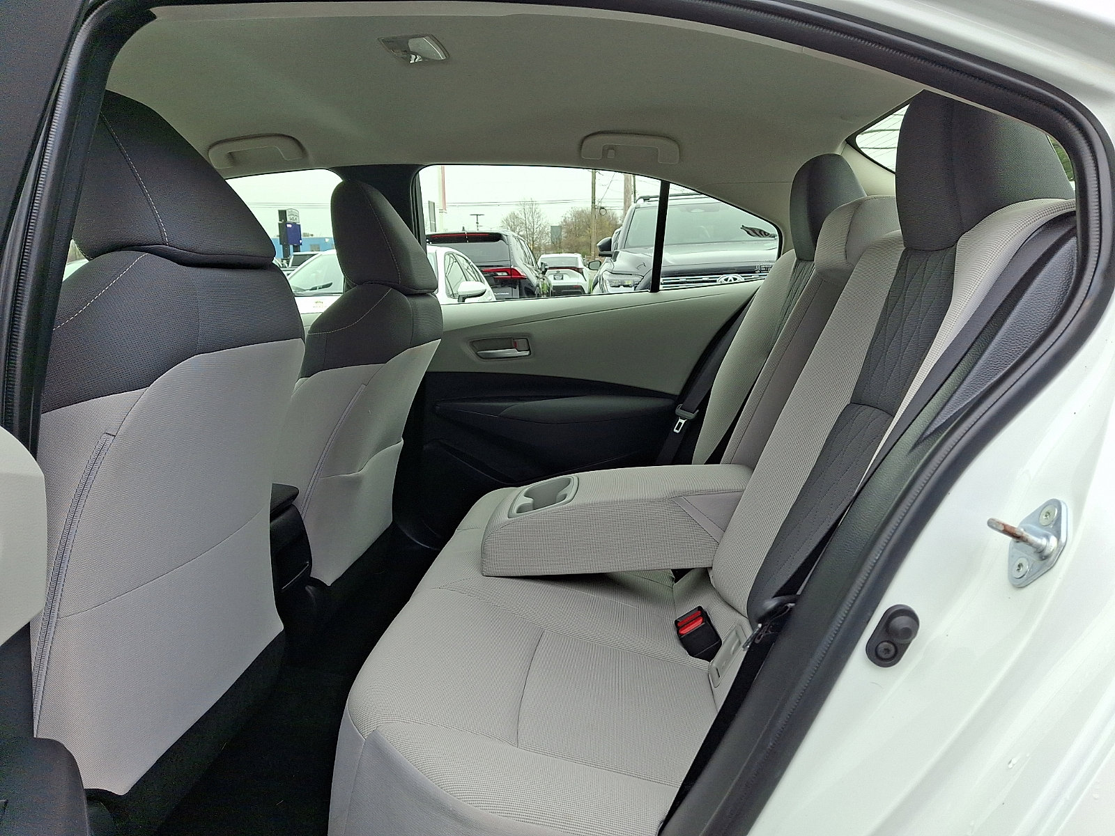 Used 2020 Toyota Corolla LE image 8