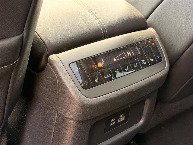 Used 2022 Nissan Pathfinder SL w/ SL Premium Package AWD/4WD image 13