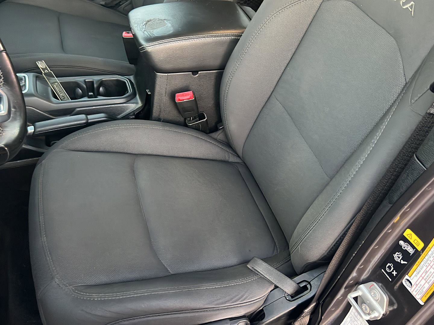 Used 2020 Jeep Wrangler Unlimited Sahara image 30