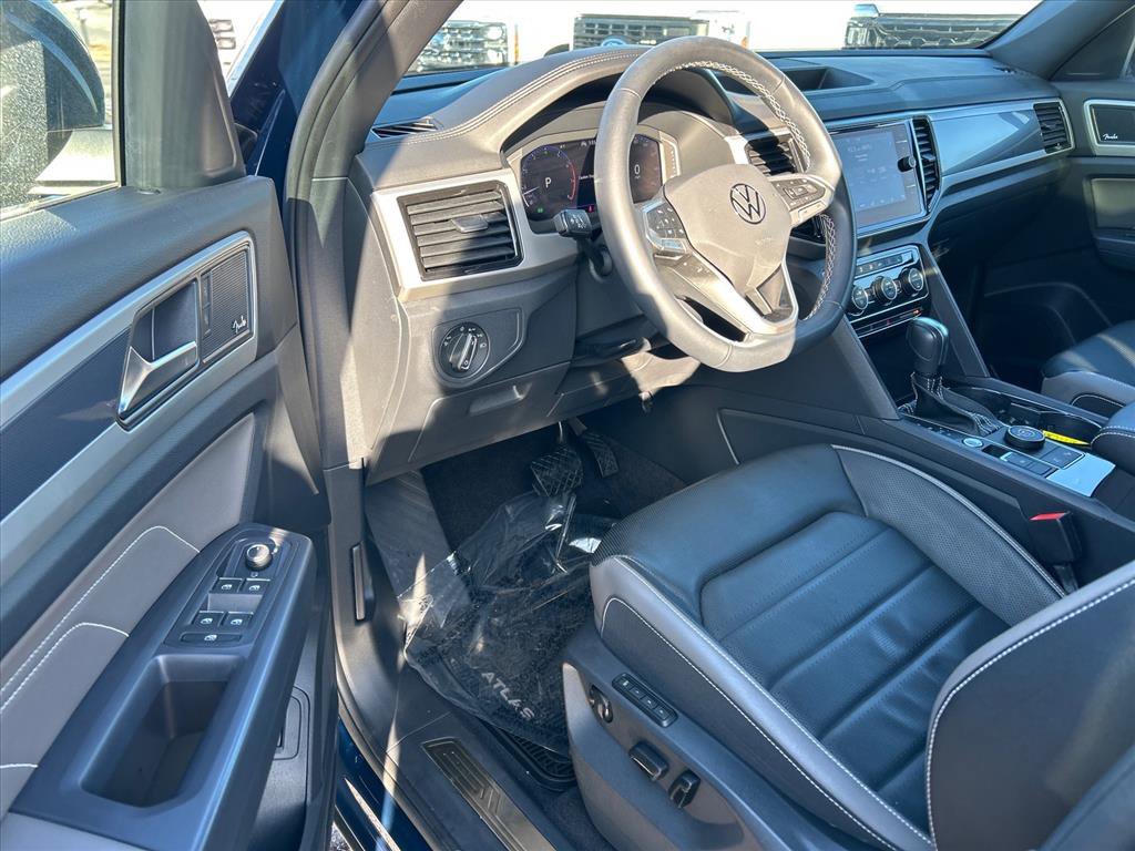 Used 2021 Volkswagen Atlas Cross Sport SEL Premium image 8