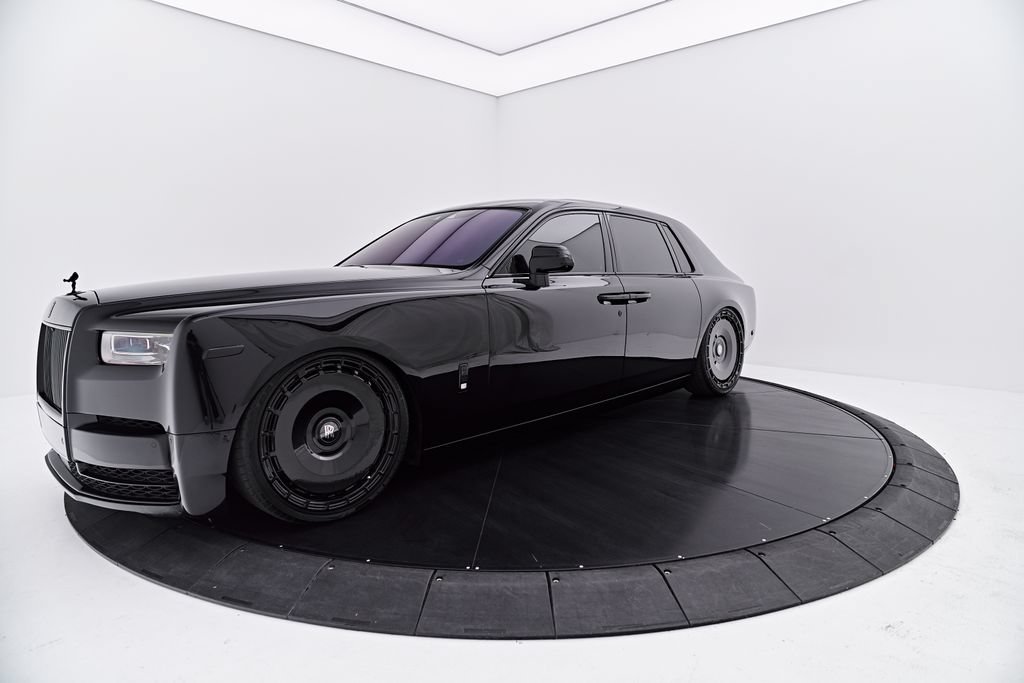Used 2024 Rolls-Royce Phantom Sedan w/ The Phantom Package RWD image 10