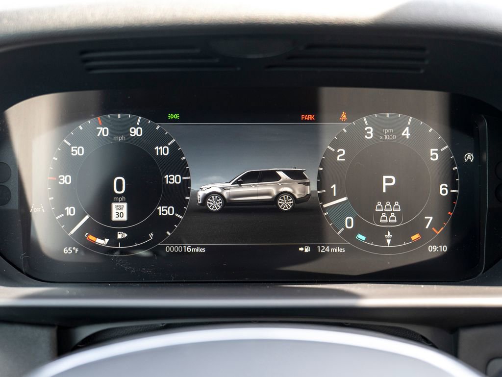New 2025 Land Rover Discovery S image 13