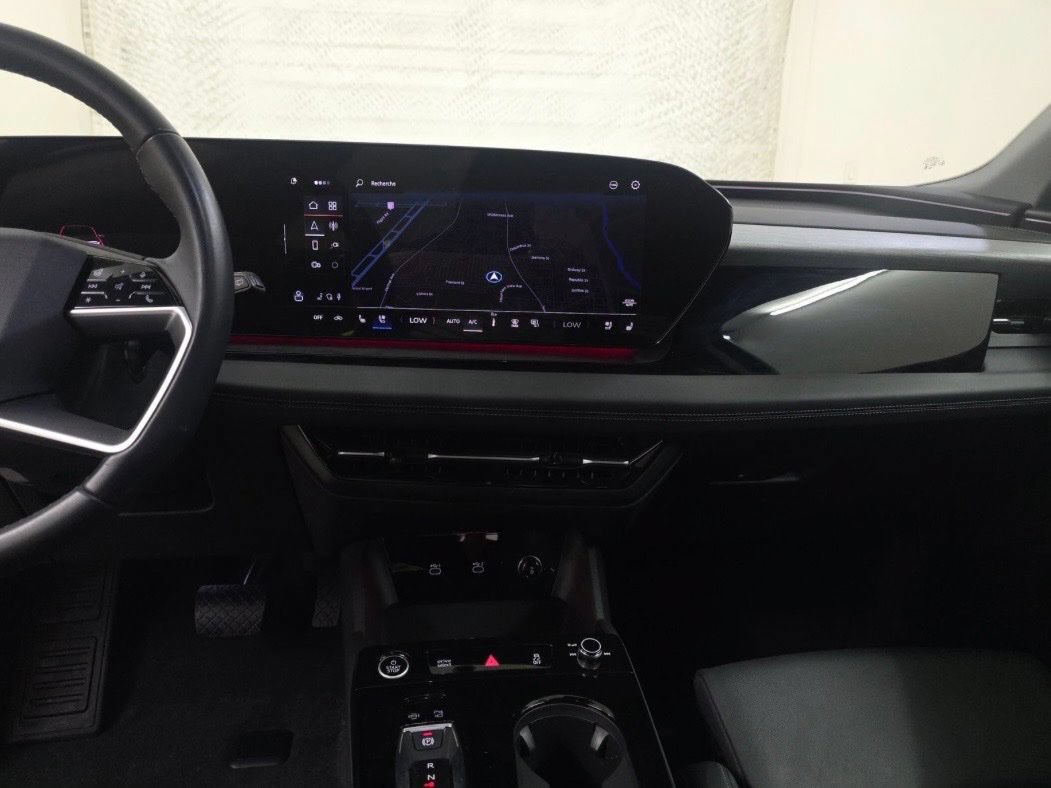Used 2025 Audi Q6 e-tron Premium Plus w/ Premium Plus AWD/4WD image 11
