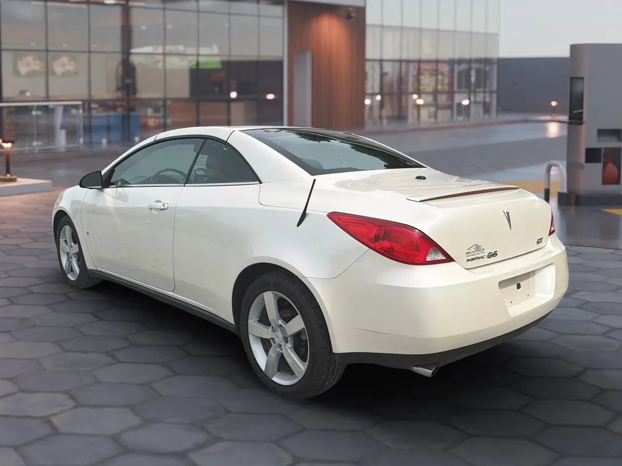 Used 2008 Pontiac G6 GT FWD image 7