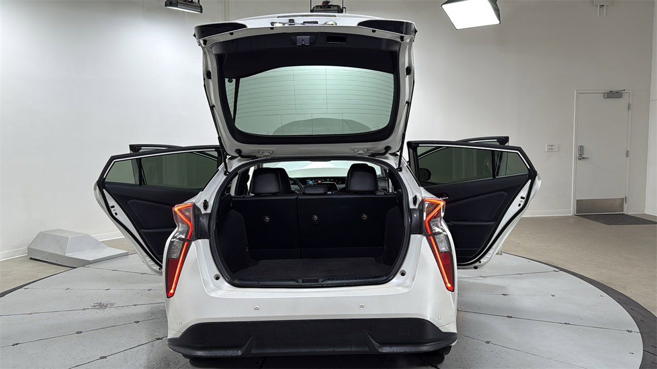 Used 2016 Toyota Prius Four image 16