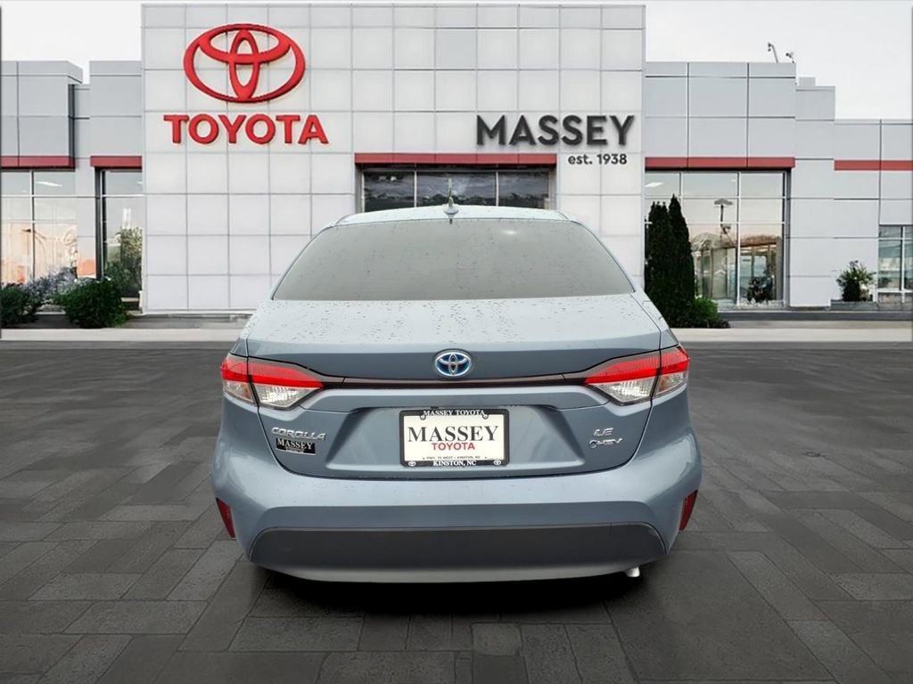 Used 2025 Toyota Corolla LE FWD image 4