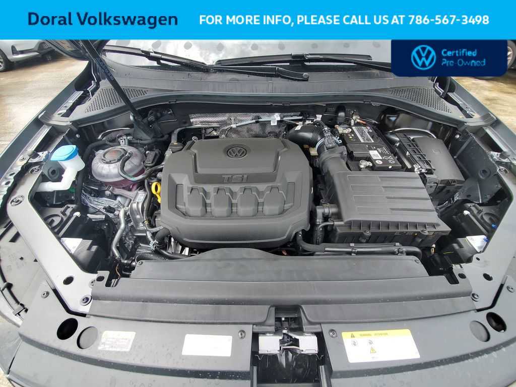 Used 2023 Volkswagen Tiguan SE w/ Panoramic Sunroof Package FWD image 18