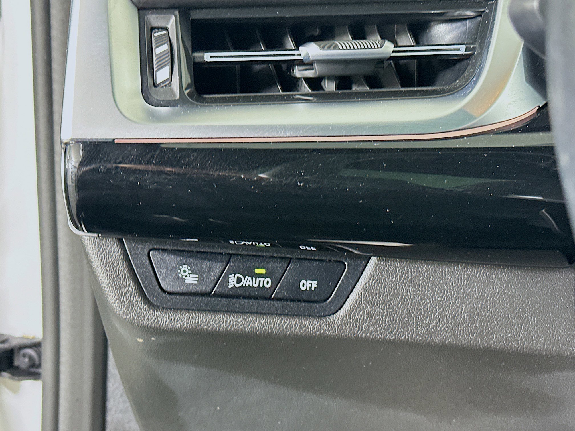 Used 2025 BMW X2 xDrive28i image 17