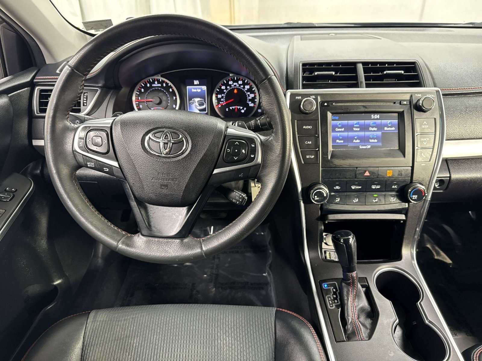 Used 2017 Toyota Camry SE image 27