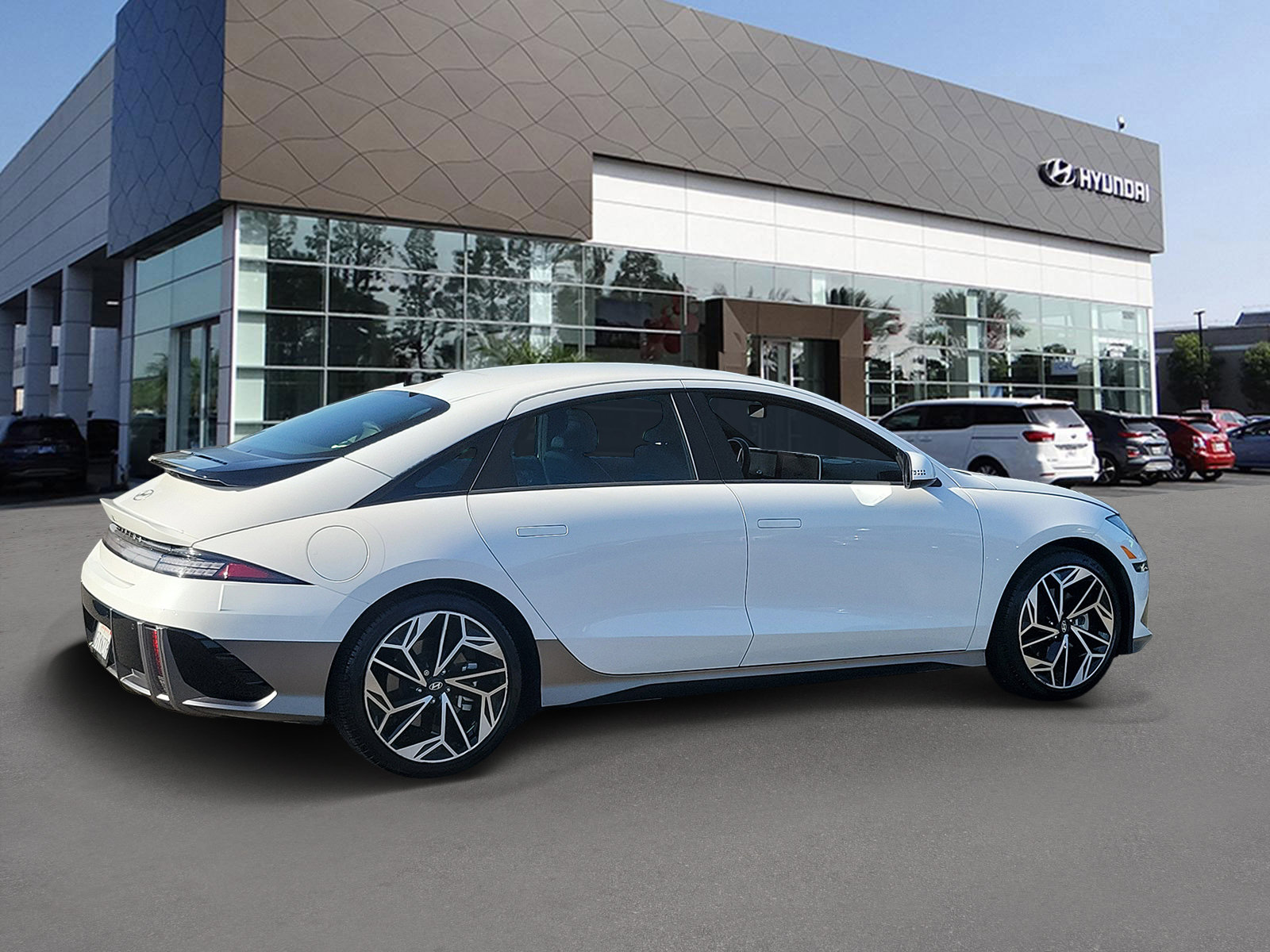 Used 2025 Hyundai Ioniq 6 SEL RWD image 2