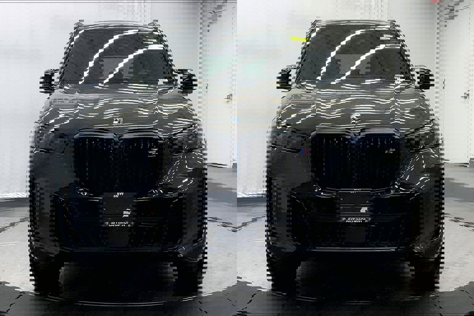 Used 2025 BMW X5 M60i w/ Executive Package image 2