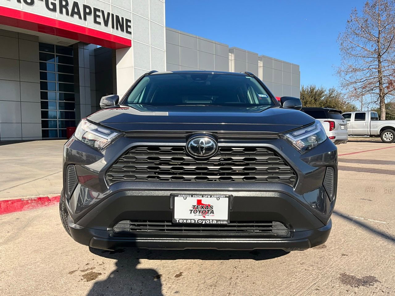 Used 2025 Toyota RAV4 XLE image 4