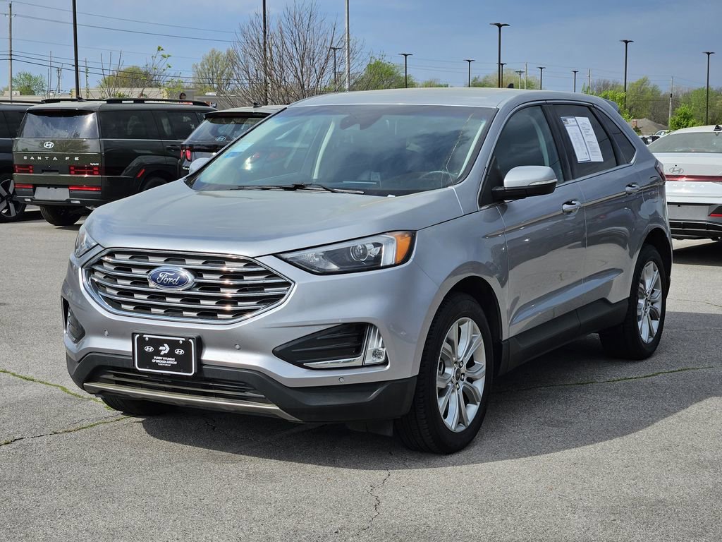 Used 2024 Ford Edge Titanium image 2