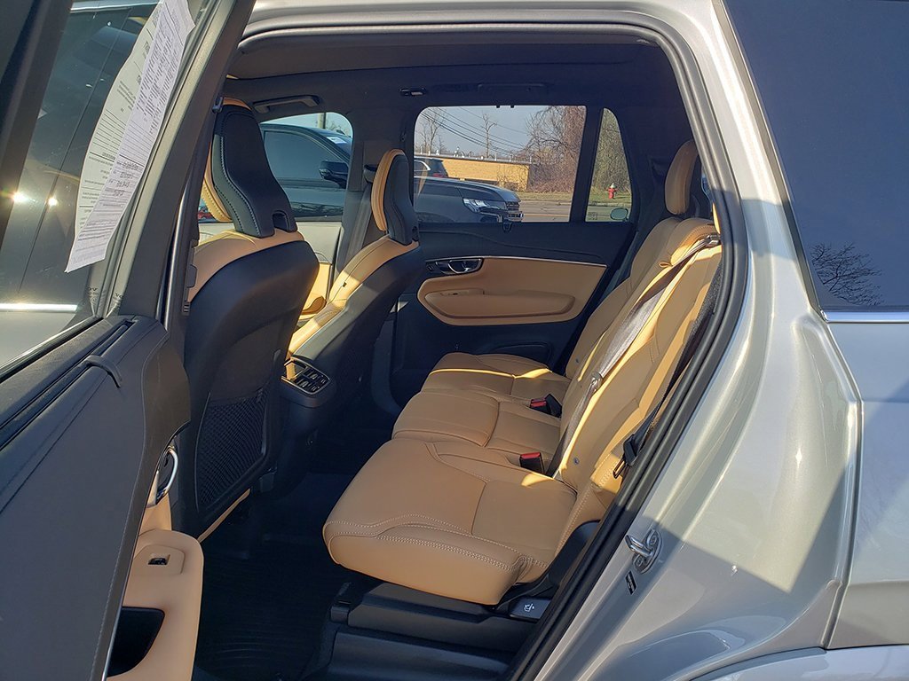 Used 2025 Volvo XC90 B6 Ultra w/ Protection Package image 11