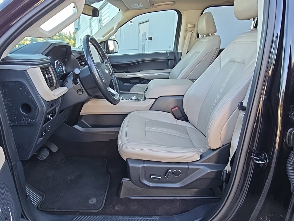 Used 2023 Ford Expedition Limited image 24