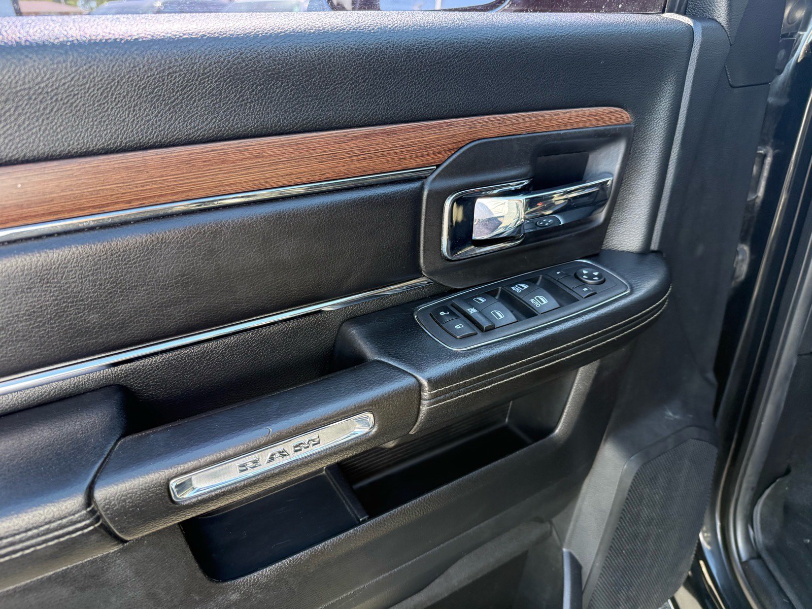 Used 2013 RAM 3500 Laramie AWD/4WD image 12