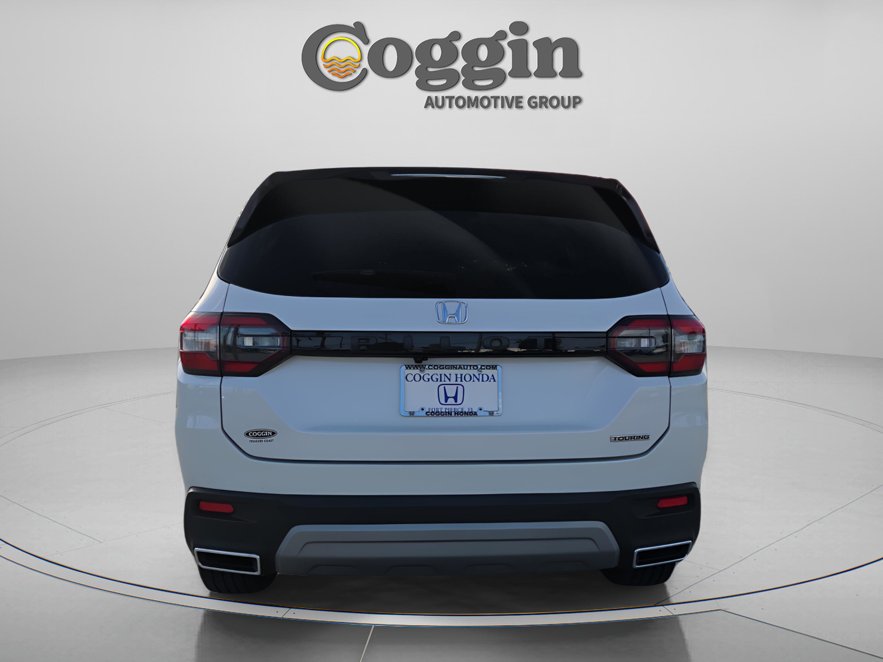 Used 2023 Honda Pilot Touring image 4