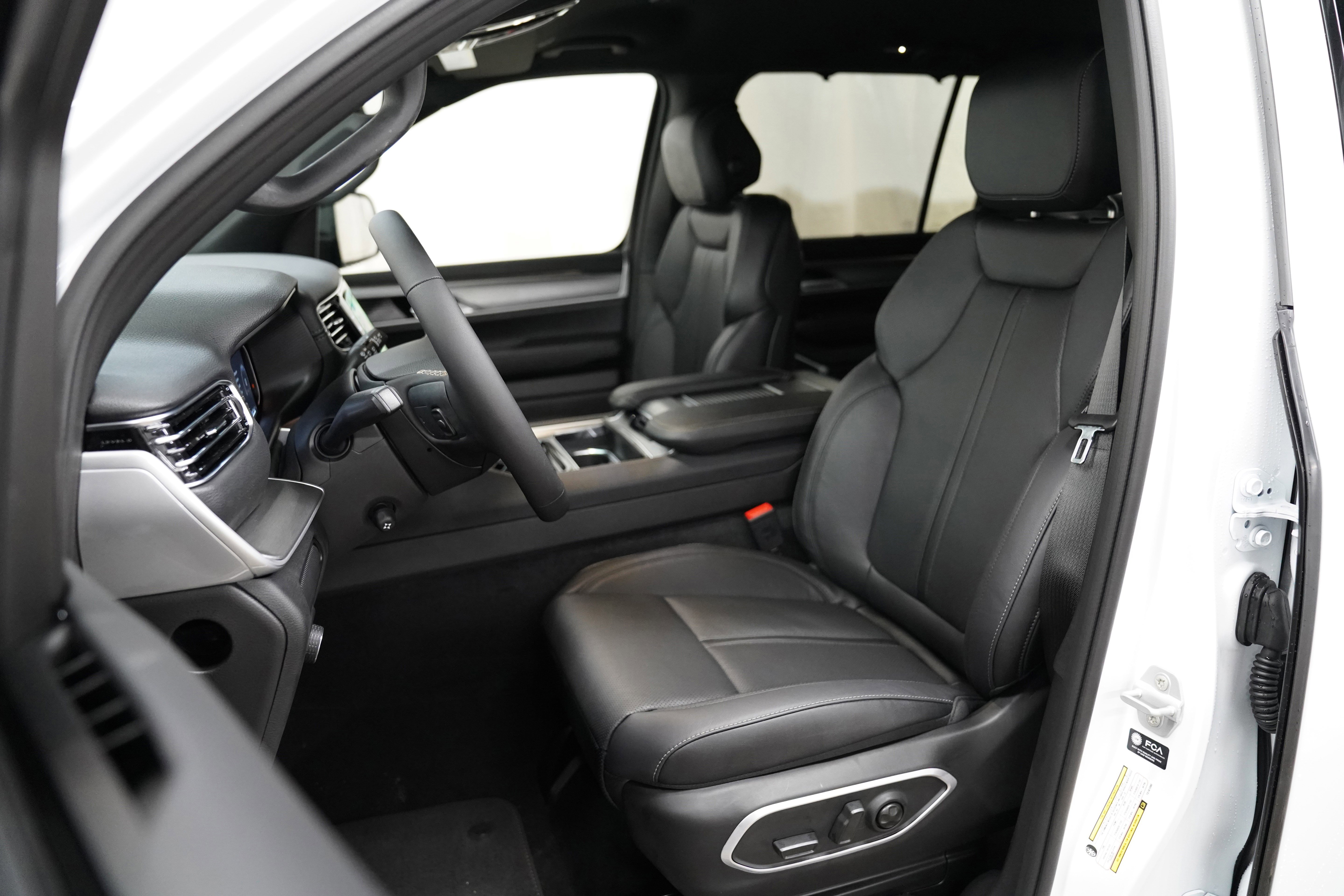 New 2026 Jeep Grand Wagoneer Limited image 4