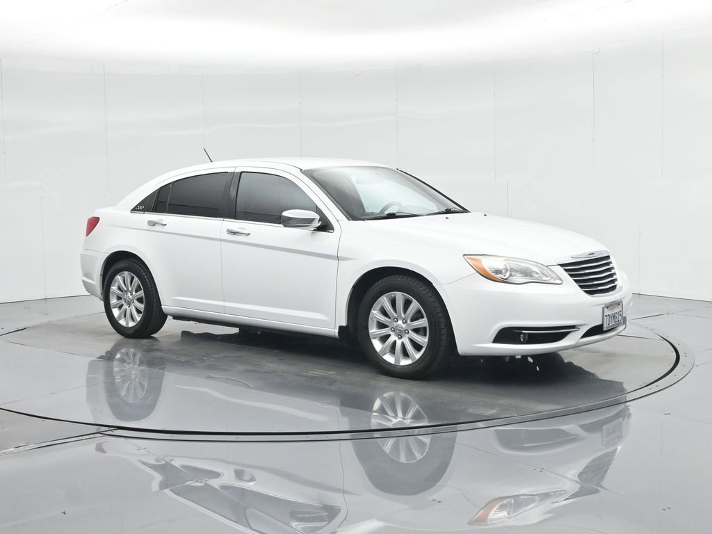 Used 2014 Chrysler 200 Limited image 26