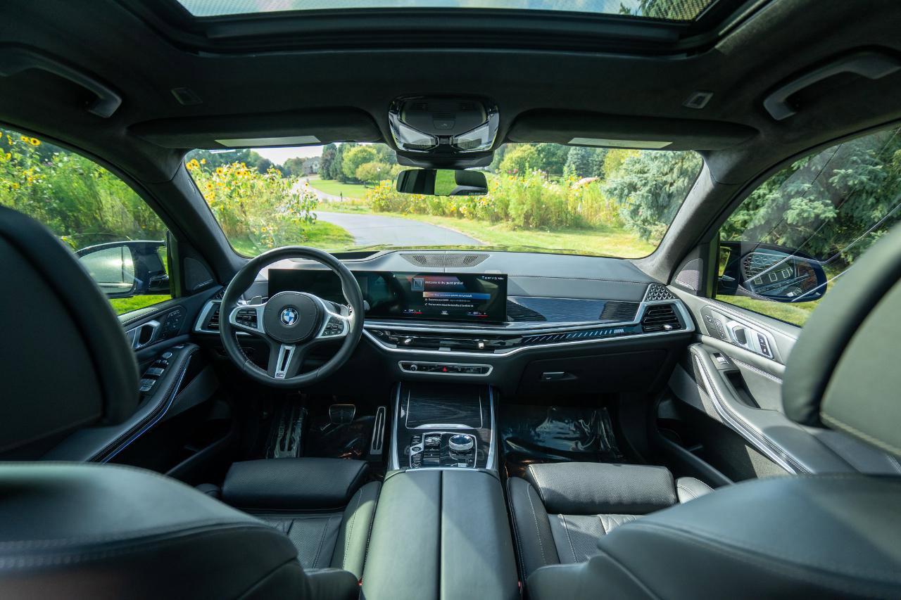 Used 2023 BMW X7 M60i image 13