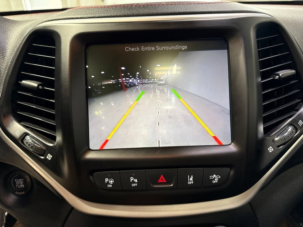 Used 2014 Jeep Cherokee Trailhawk w/ Technology Group AWD/4WD image 21
