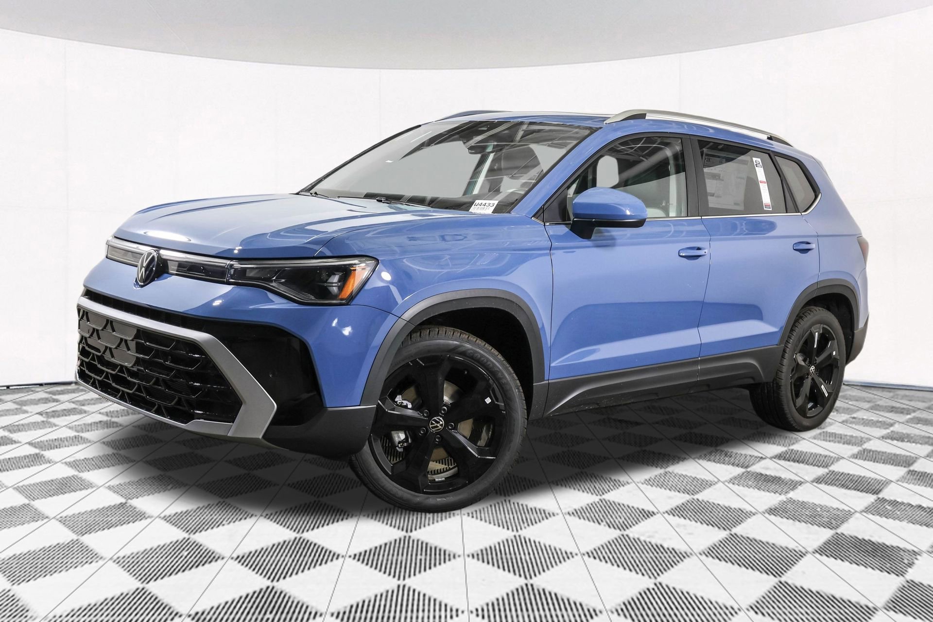 New 2026 Volkswagen Taos SEL AWD/4WD image 2