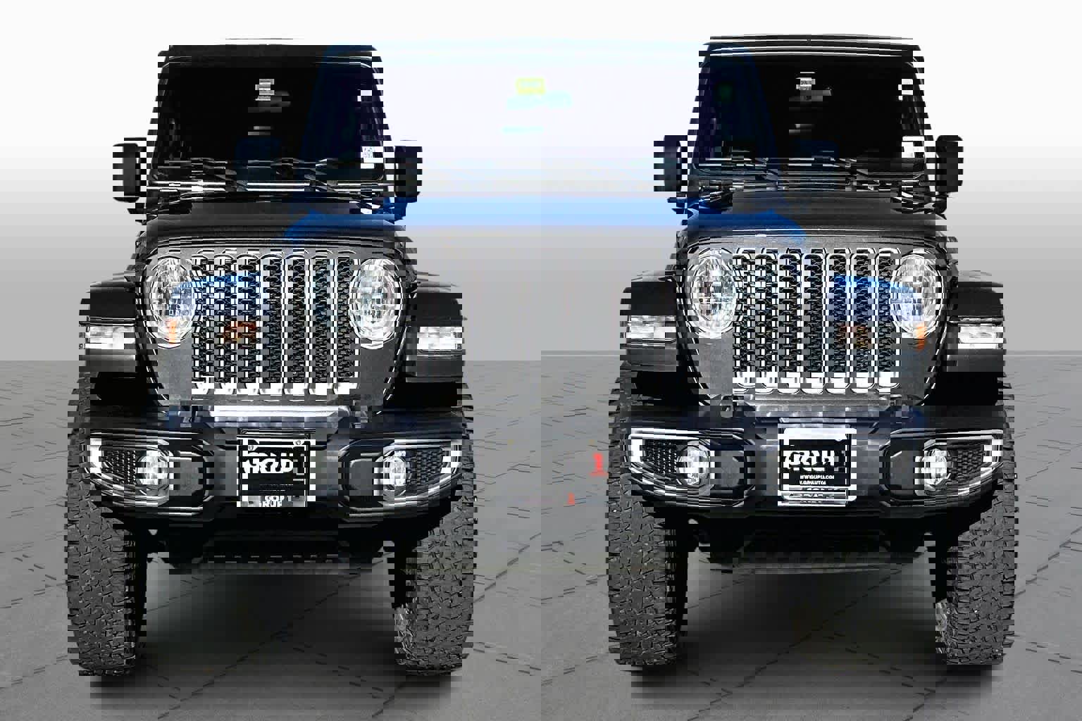 Used 2019 Jeep Wrangler Unlimited Sahara image 3