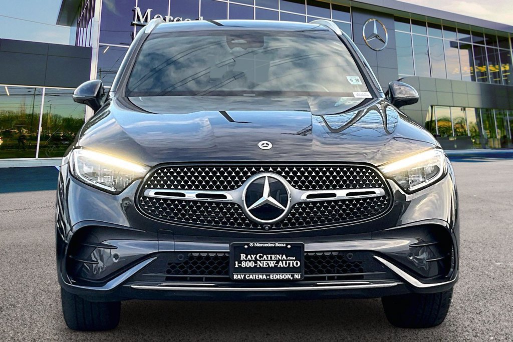 Certified 2025 Mercedes-Benz GLC 350e 4MATIC image 3