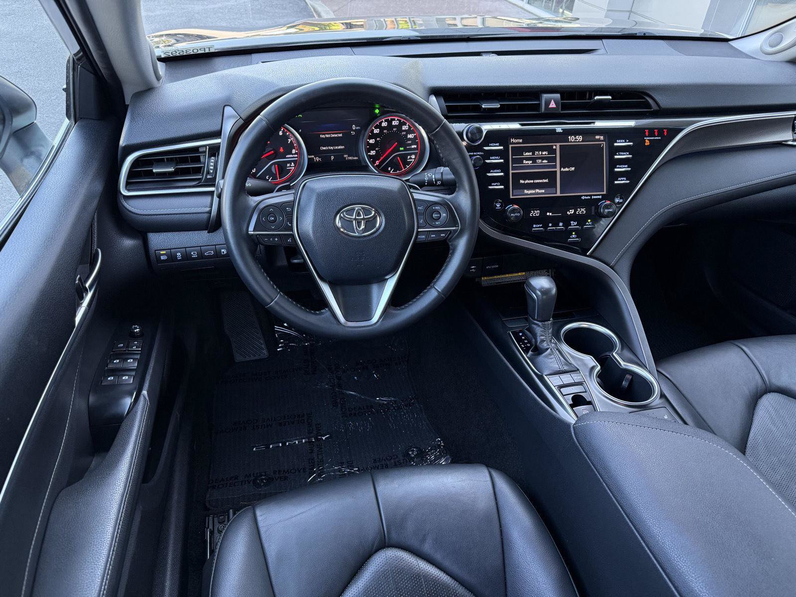 Used 2018 Toyota Camry XSE FWD image 16