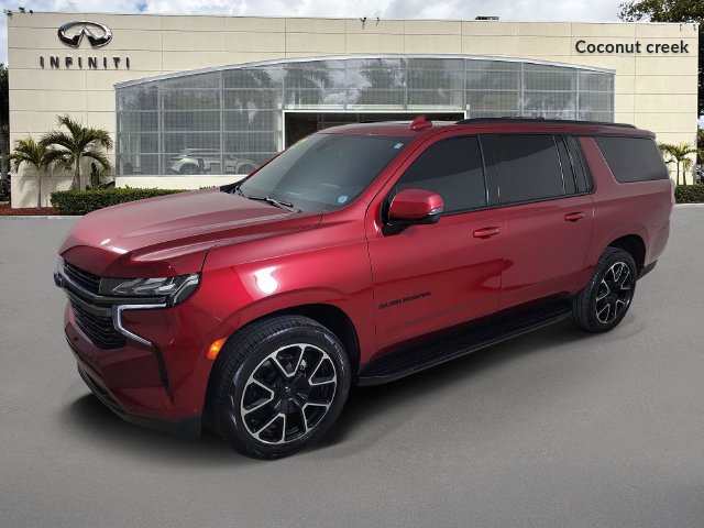 Used 2022 Chevrolet Suburban RST w/ Sport Performance Package RWD image 2