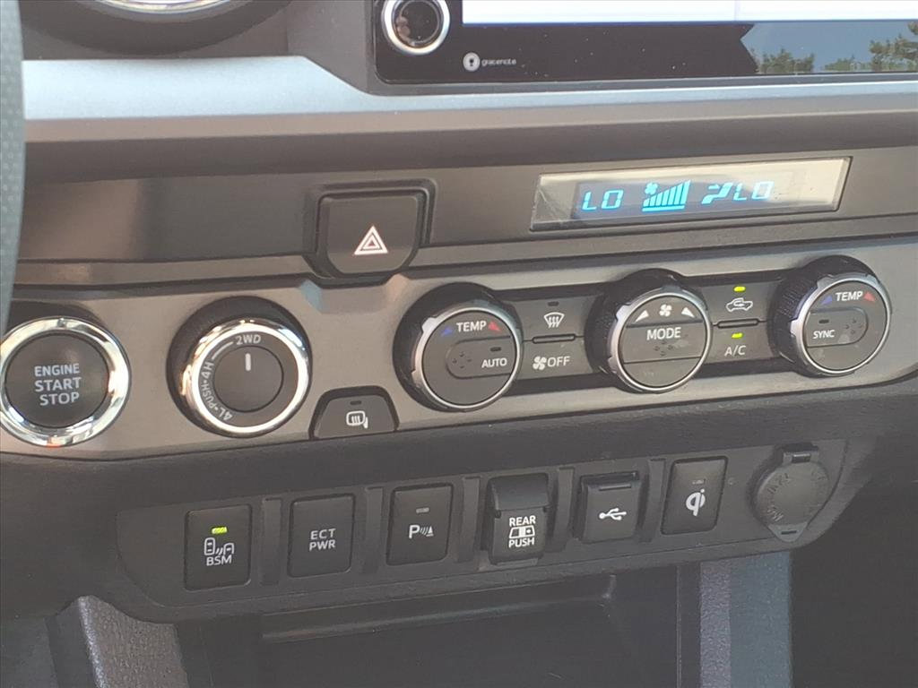 Used 2023 Toyota Tacoma TRD Sport w/ Technology Package AWD/4WD image 27