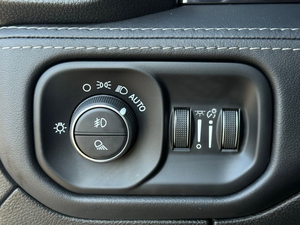 Certified 2025 RAM 1500 Limited image 29