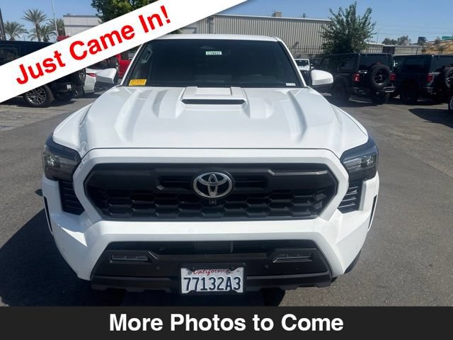 Used 2024 Toyota Tacoma TRD Sport w/ TRD Sport Premium Package AWD/4WD image 9