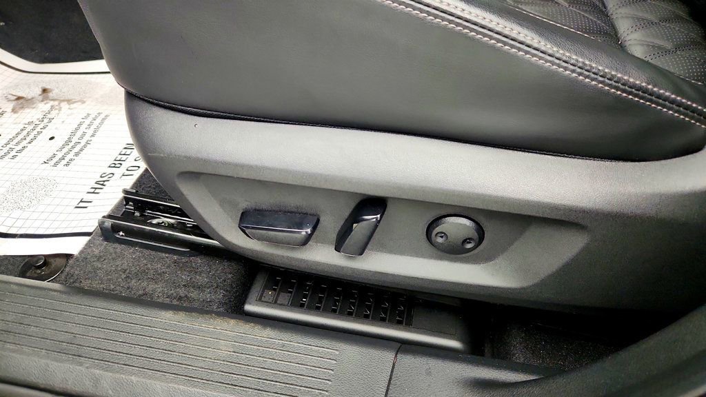 Used 2025 Nissan Rogue Platinum w/ Platinum Premium Package image 11