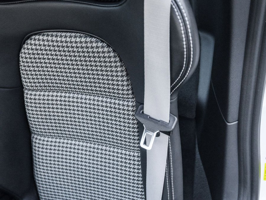 Used 2016 Porsche 911 R image 24