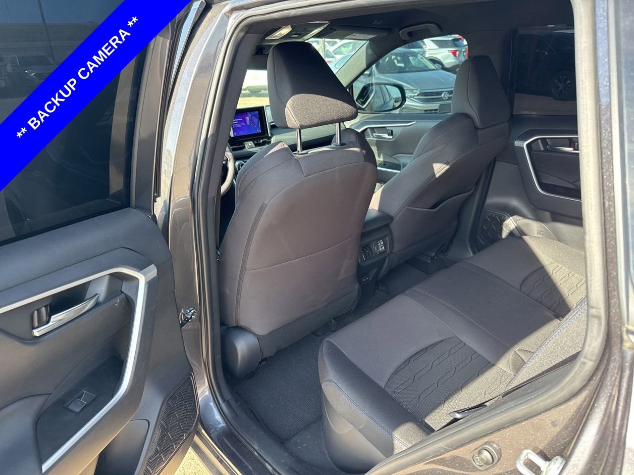 Used 2024 Toyota RAV4 SE AWD/4WD image 7
