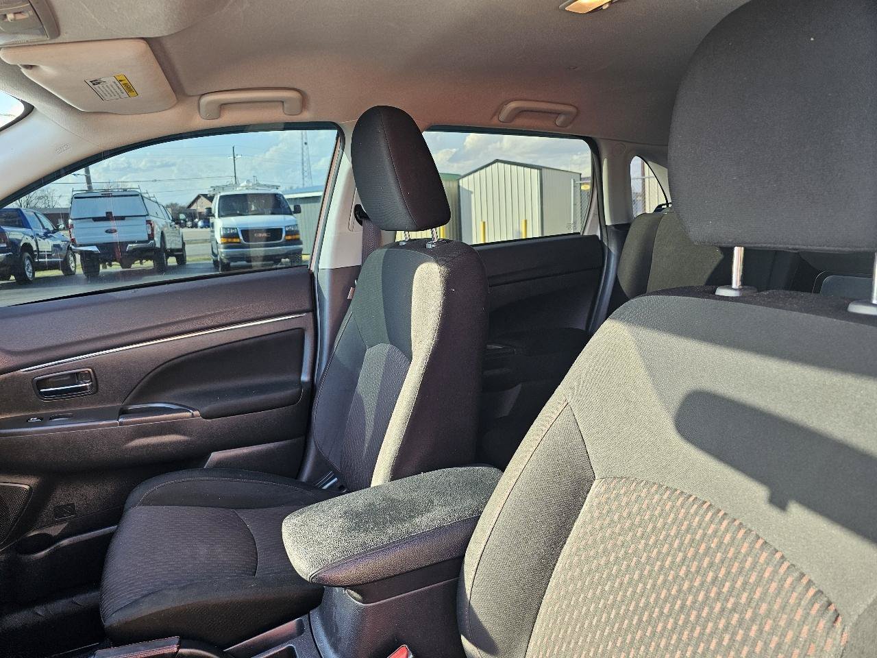 Used 2019 Mitsubishi Outlander Sport ES AWD/4WD image 7