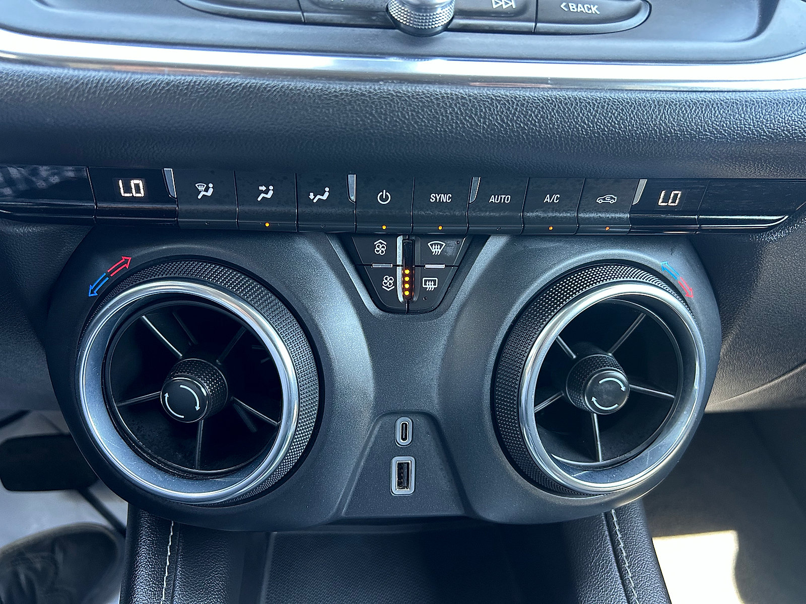 Used 2023 Chevrolet Blazer LT w/ Midnight/Sport Edition FWD image 17