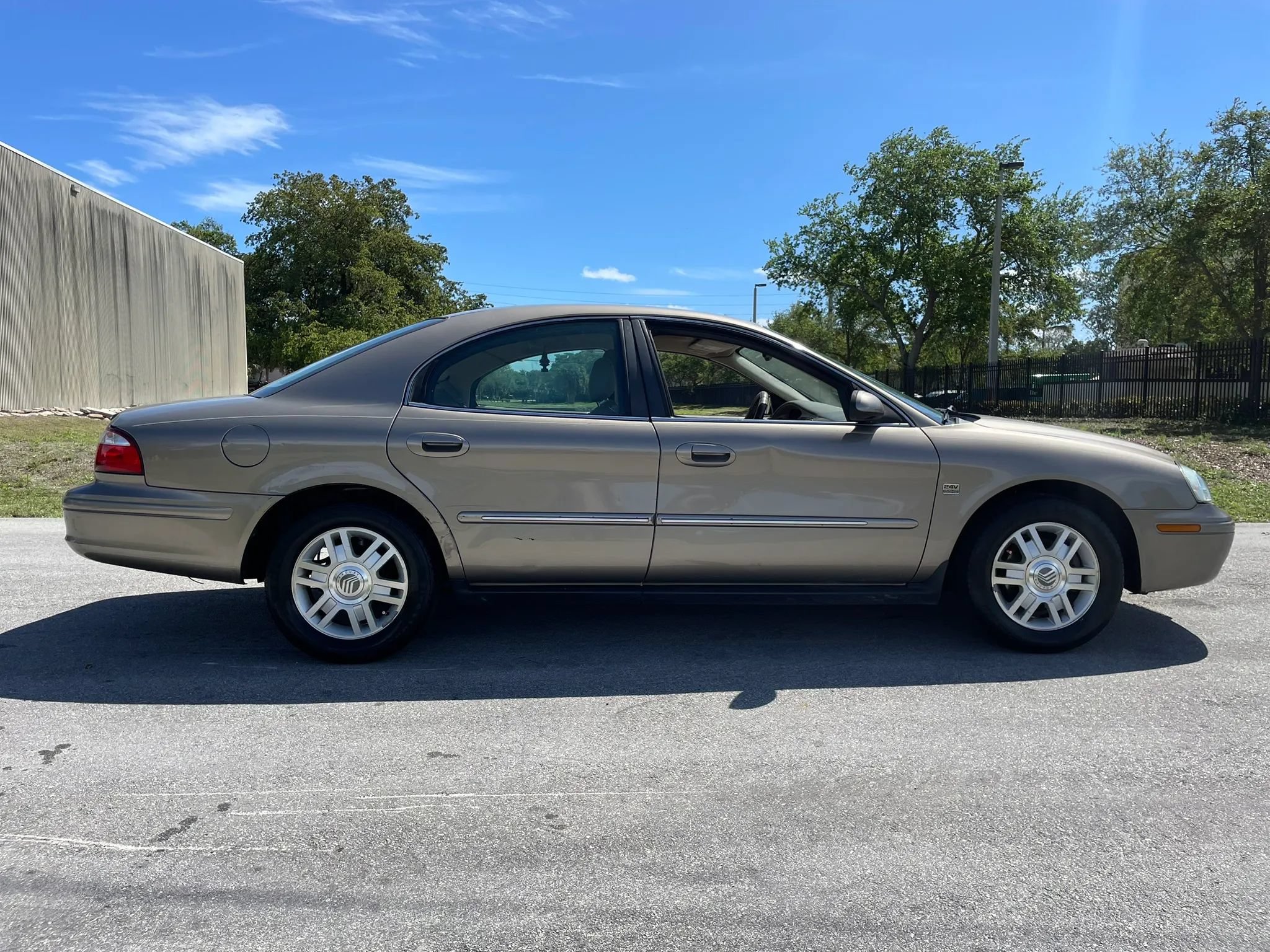 Used 2004 Mercury Sable LS Premium FWD image 7
