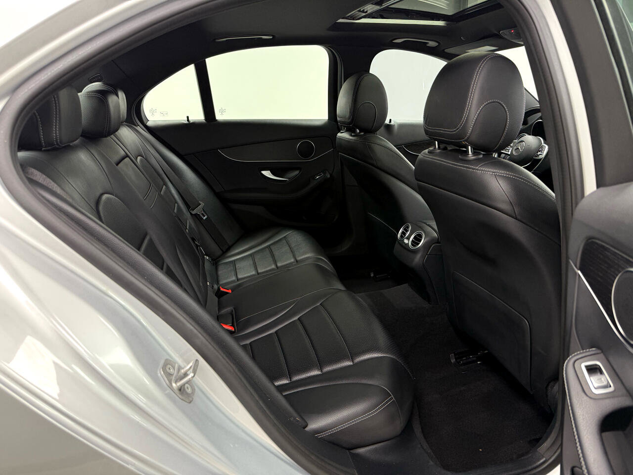 Used 2021 Mercedes-Benz C 300 C300 4MATIC Sedan image 31