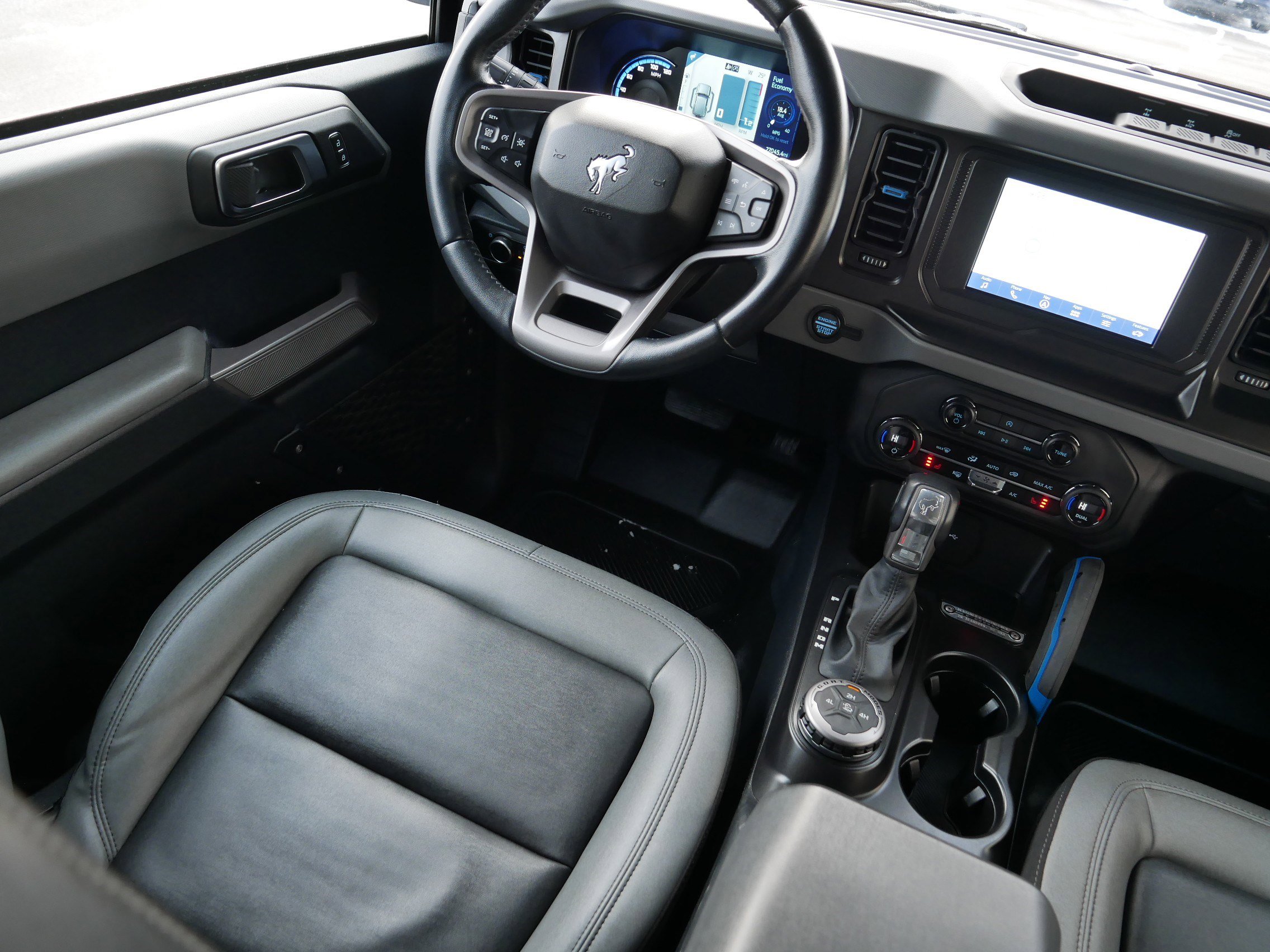 Used 2023 Ford Bronco Black Diamond image 9