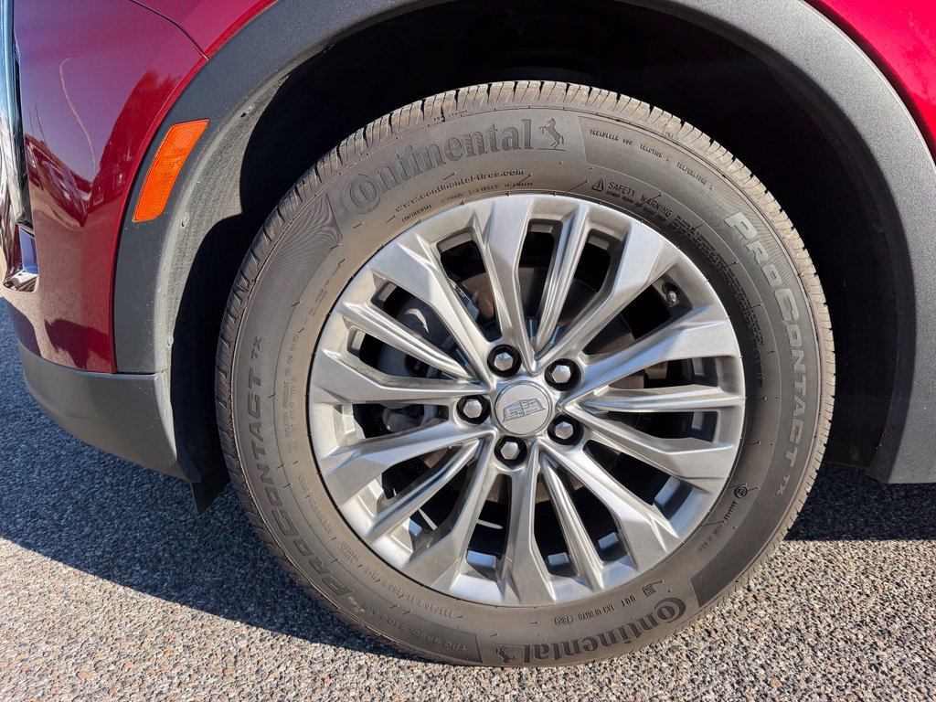 Used 2024 Cadillac XT4 Premium Luxury w/ Technology Package FWD image 12